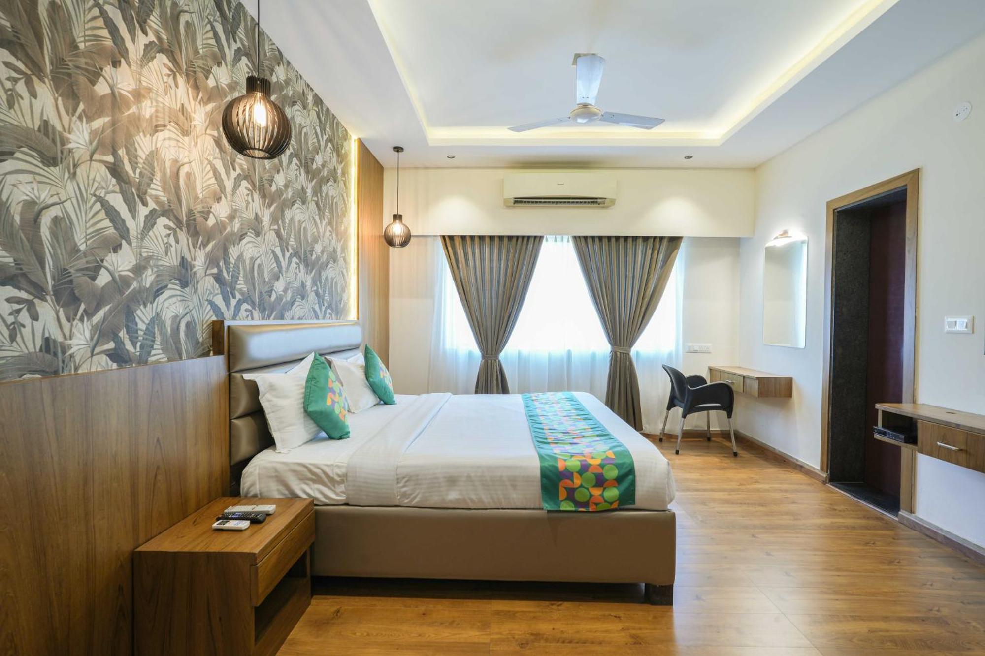 Treebo Pappilon Palace - Pvs Circle Mangalore Eksteriør bilde